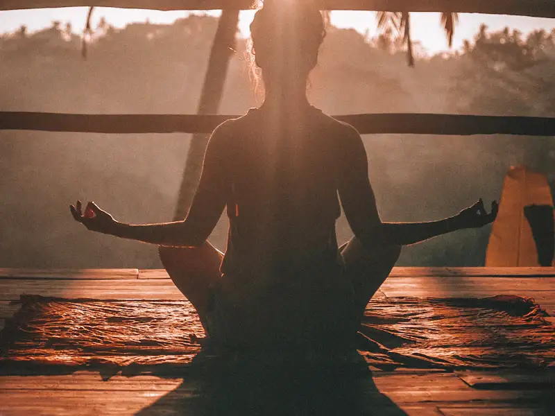 Yoga privado al atardecer en una villa de la Costa del Sol
